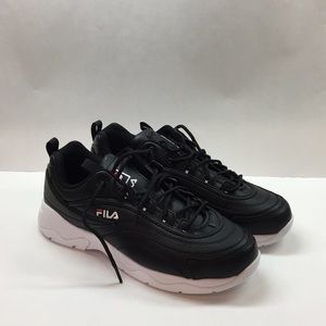 NWOB Women’s Fila Disarray Sneakers Black